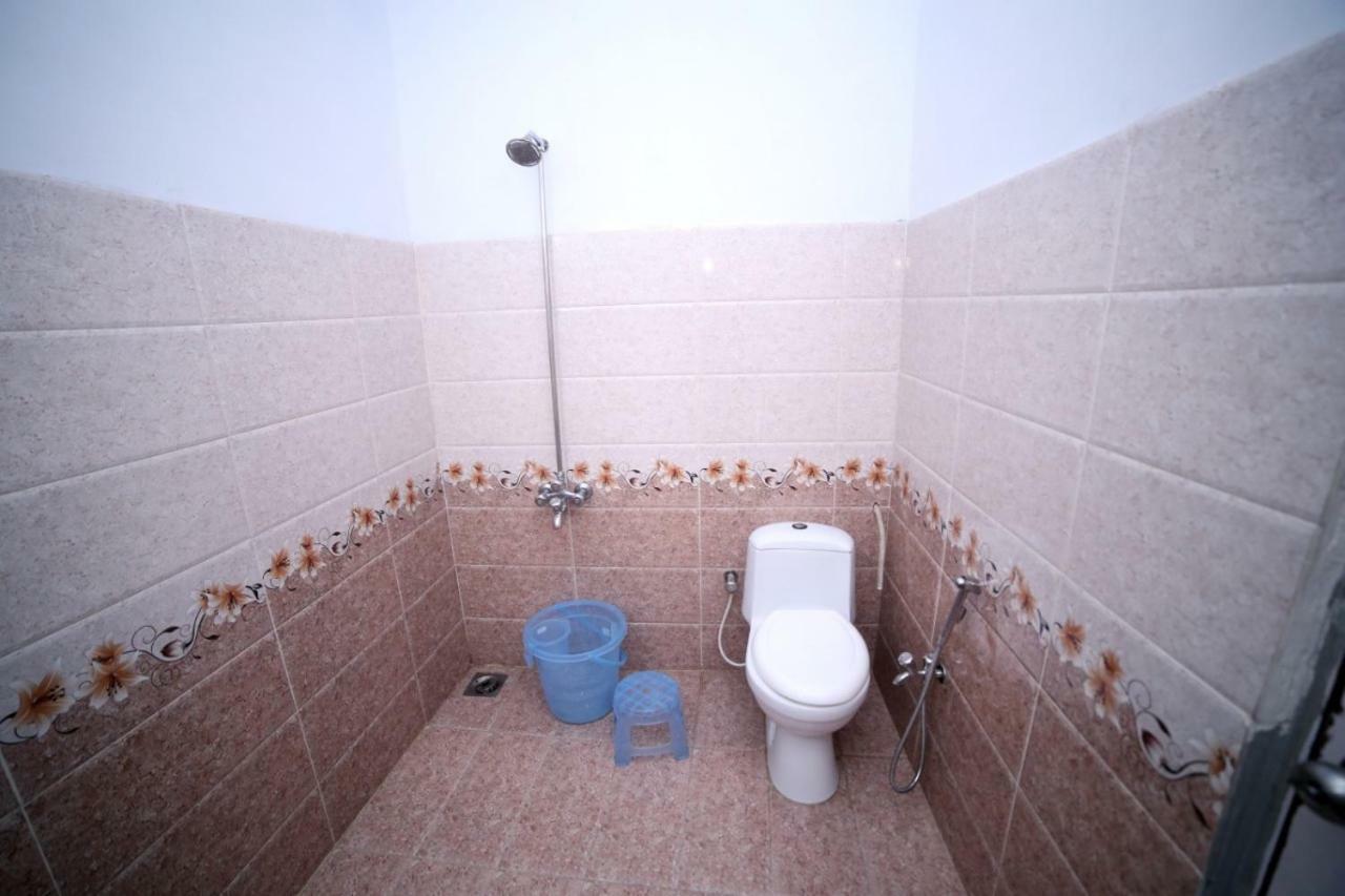 Season Inn Karachi Bagian luar foto